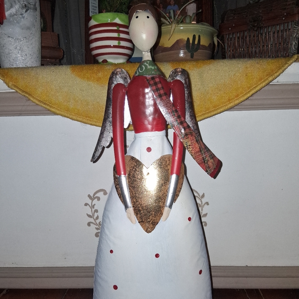 Angel Figurine with Heart and Scarf